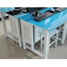 計算機操作桌